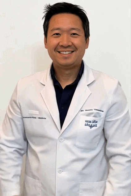 Dr. Renato Yamashita em Atendimento